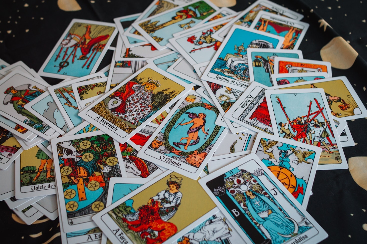 Cómo el tarot puede guiarte en el autodescubrimiento